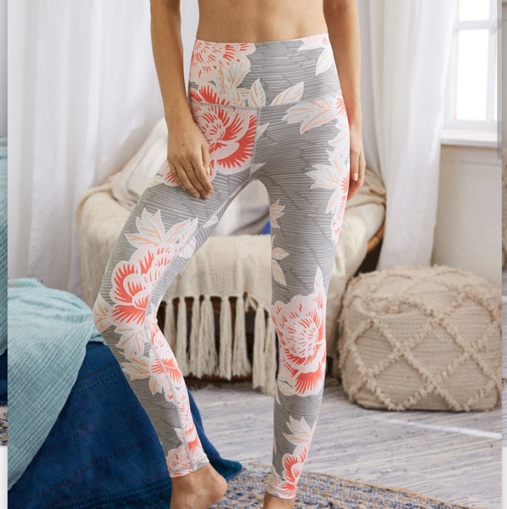 Aerie MOVE high waisted 7/8 floral leggings